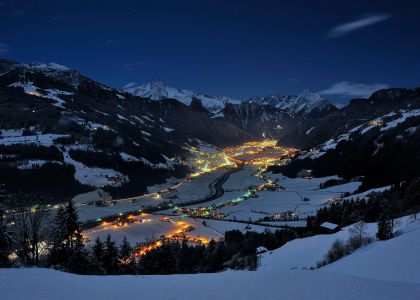 sonstiges_region_allgemein-tal_nacht-foto_paul_suerth.jpg